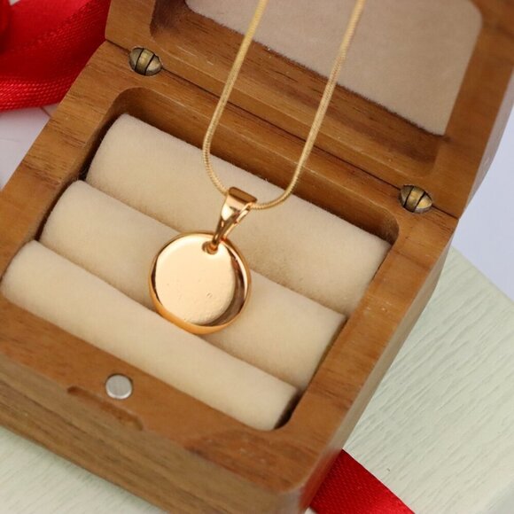 "Minimalist Round Rose Gold Pendant for Everyday Layering Style, XPPT1536 - Picture 9 of 13